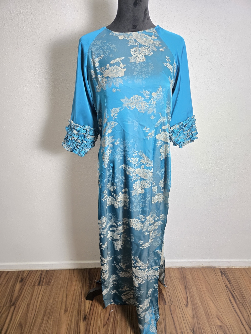 Asian-Inspired Blue Floral Maxi Dress | Approx. Women's Medium
